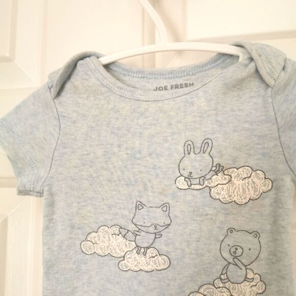 *free Joe Fresh short sleeve onesie 0-3 m - Picture 2 of 4